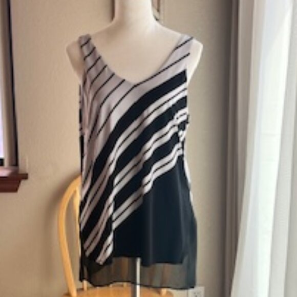 Worthington Large ladies sleeveless top. Black and white stripes. Excellent cond - Picture 1 of 3
